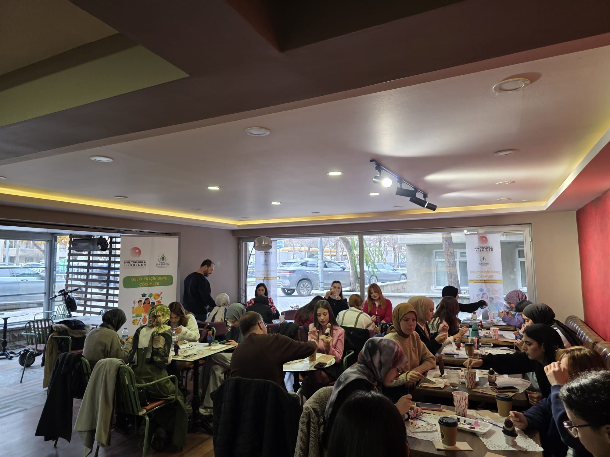 AHŞAP BOYAMA ATÖLYESİ