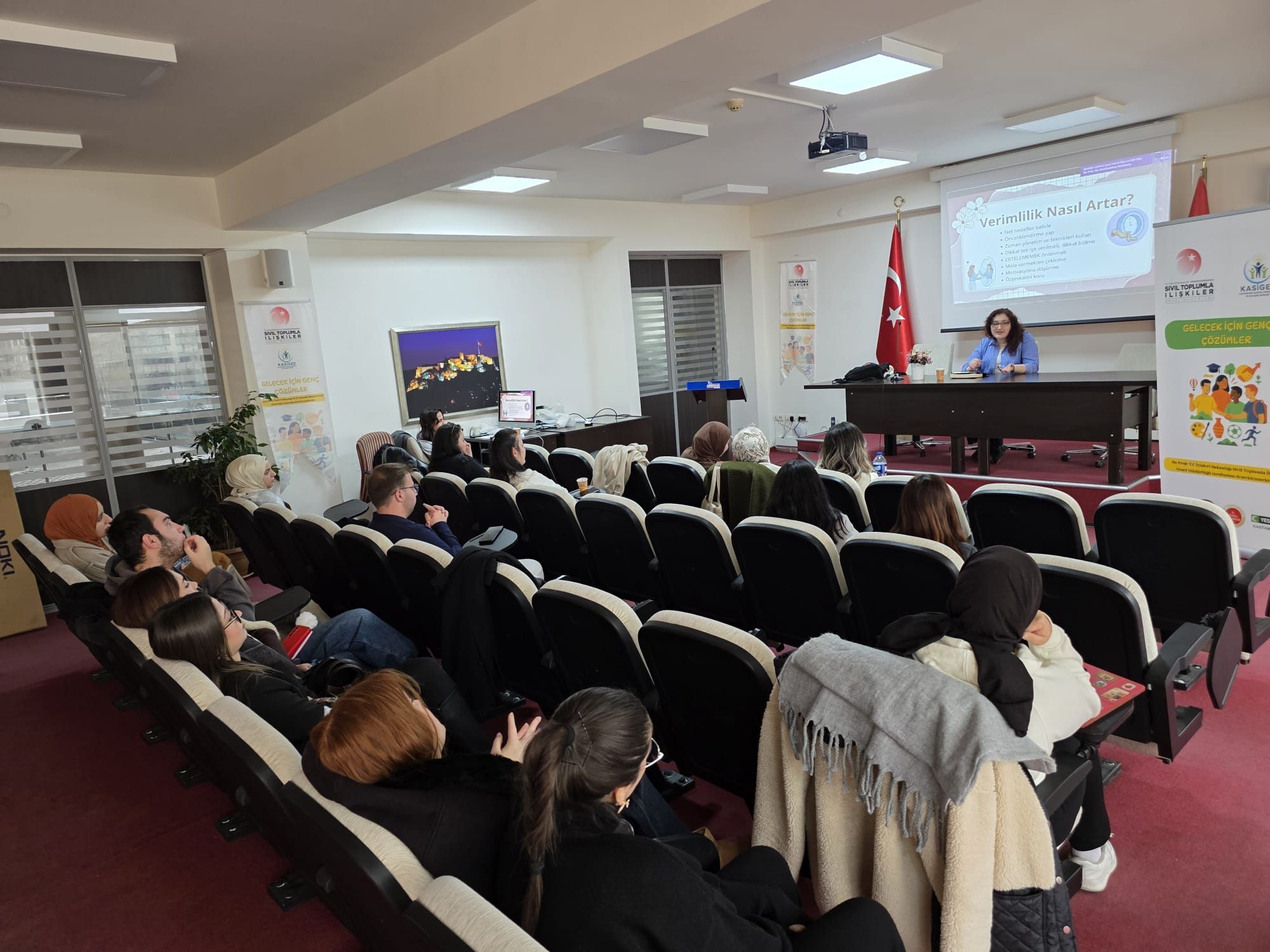 Gelecek İçin Genç Çözümler Projesi – Kişisel Gelişim Semineri